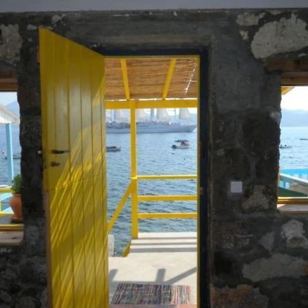 The Yellow Boat House Klima  Екстериор снимка
