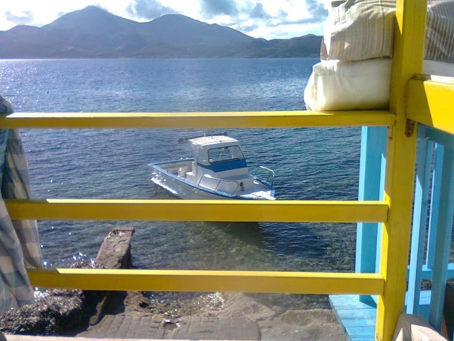 The Yellow Boat House Klima  Екстериор снимка